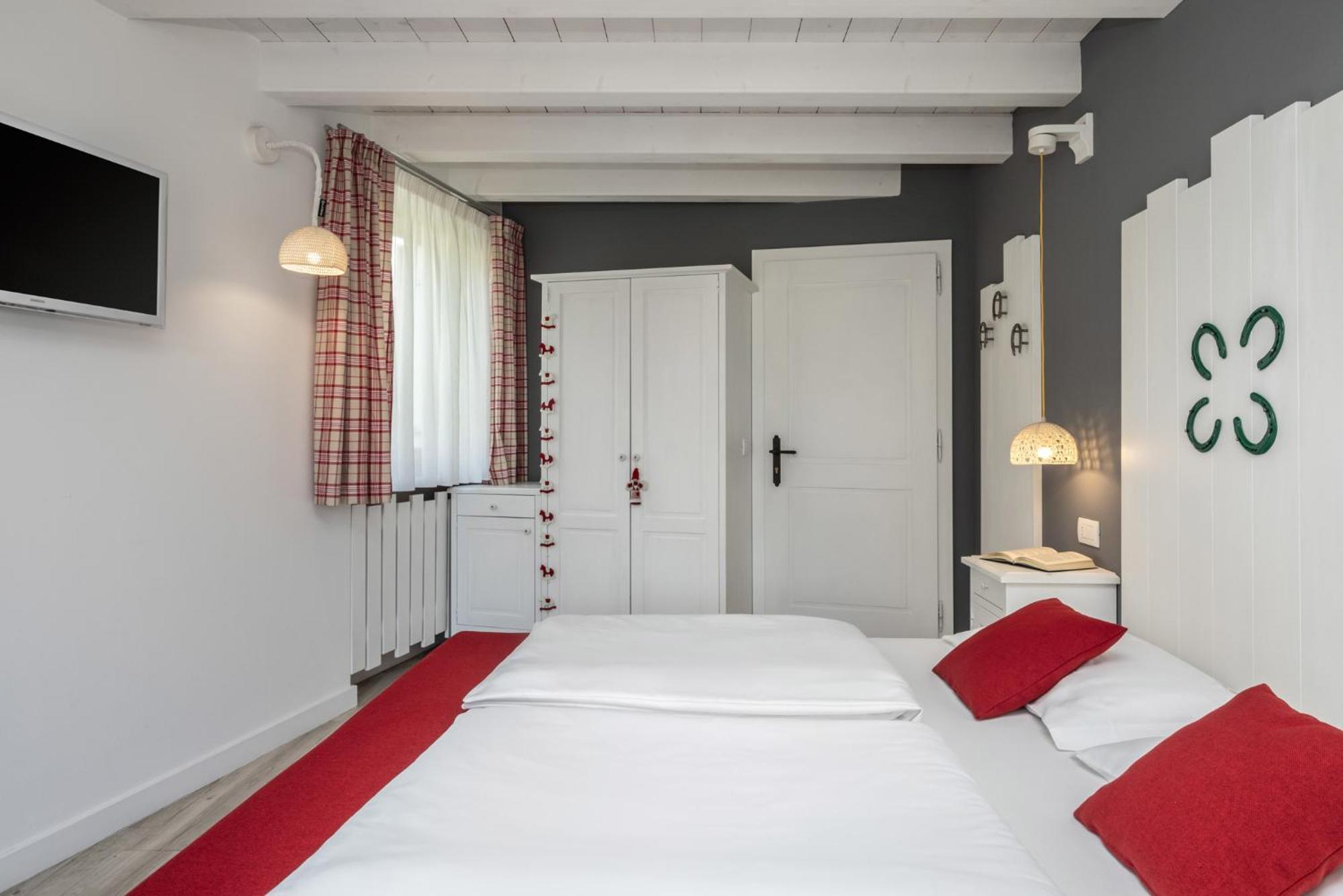 Horse House Bed & Breakfast Romallo Ngoại thất bức ảnh