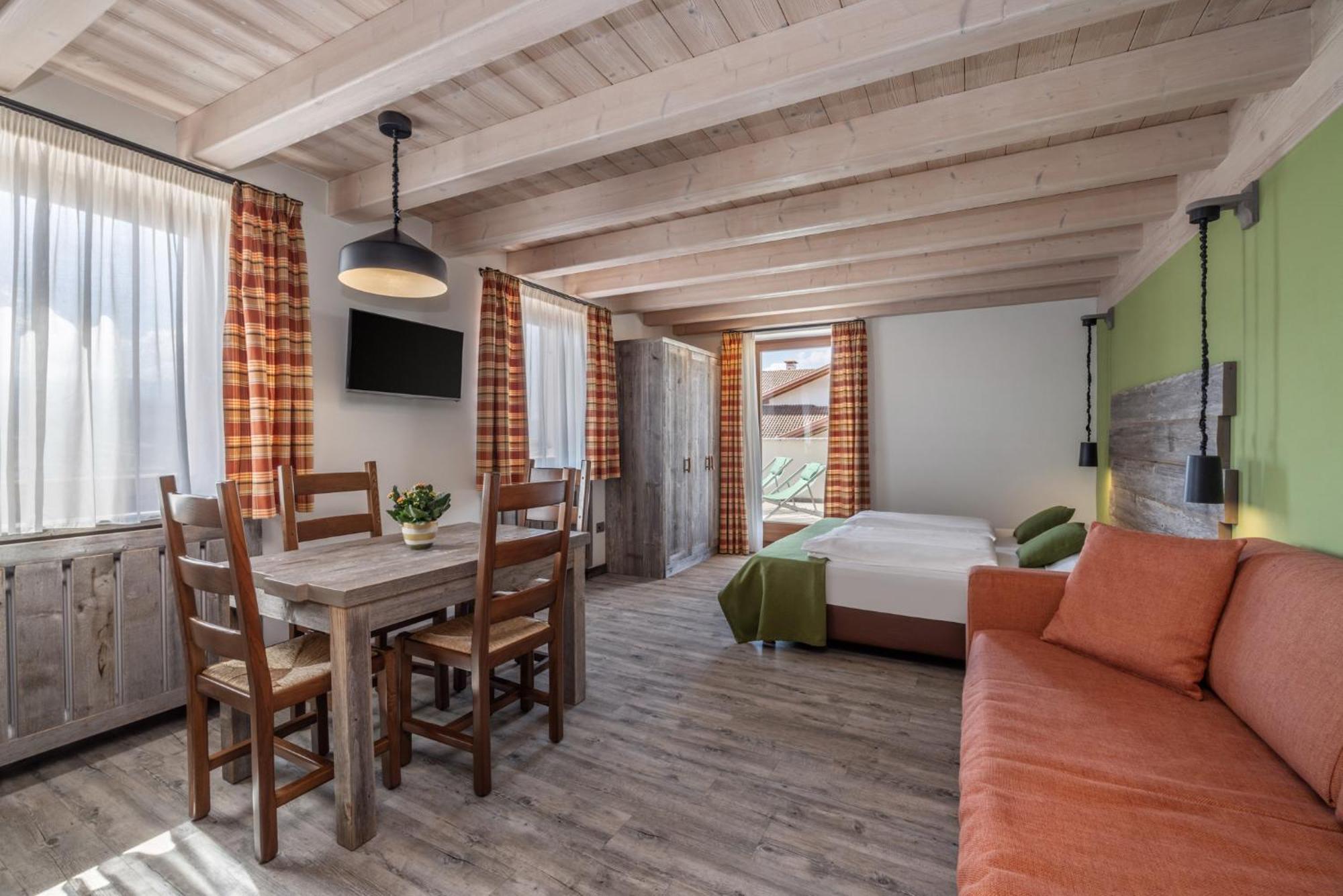 Horse House Bed & Breakfast Romallo Ngoại thất bức ảnh