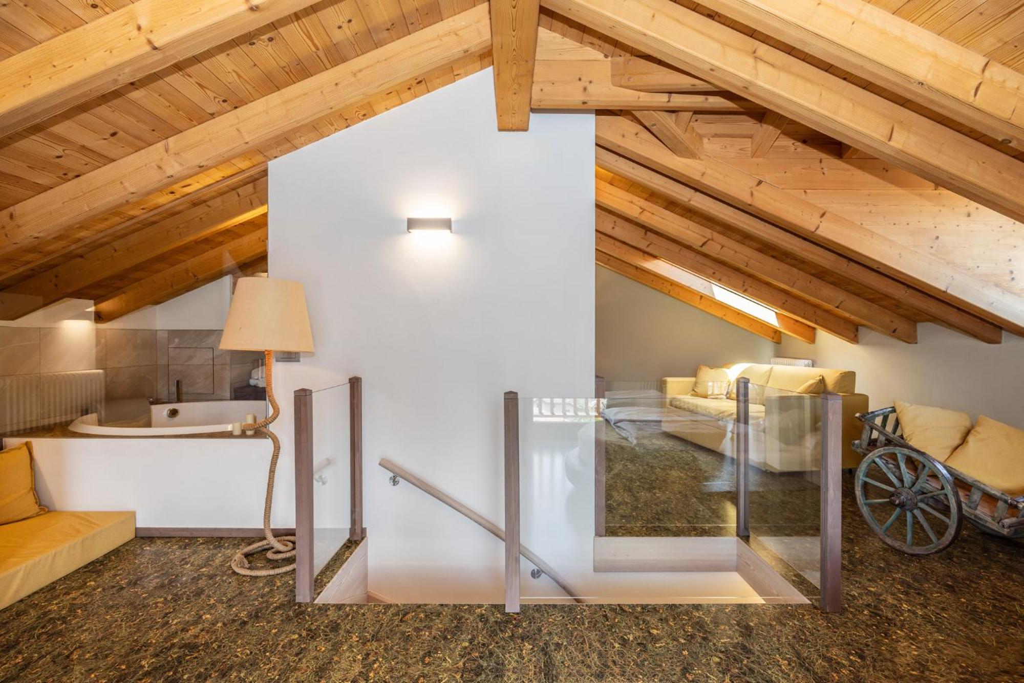 Horse House Bed & Breakfast Romallo Ngoại thất bức ảnh