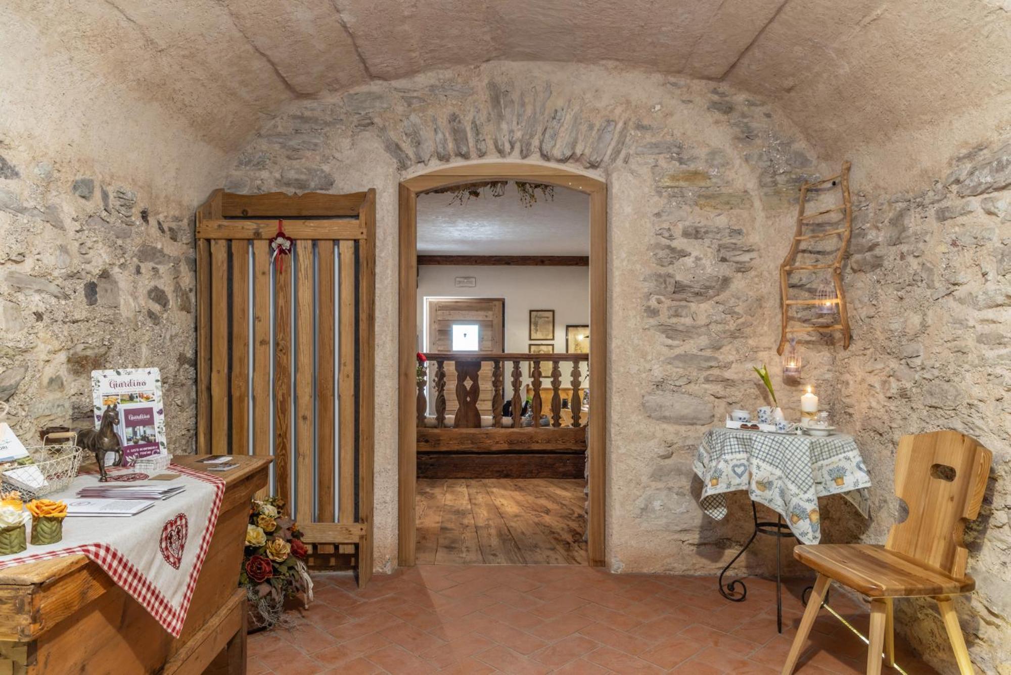 Horse House Bed & Breakfast Romallo Ngoại thất bức ảnh