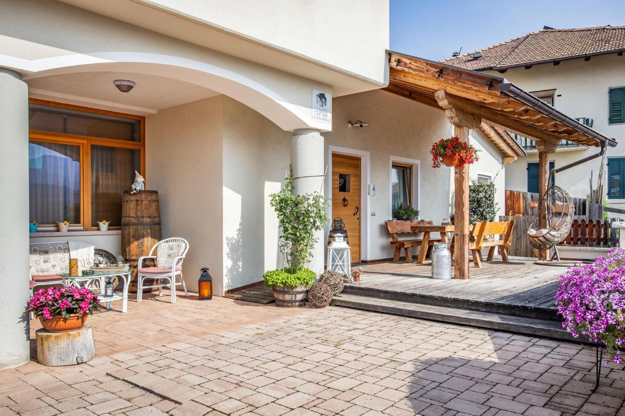 Horse House Bed & Breakfast Romallo Ngoại thất bức ảnh